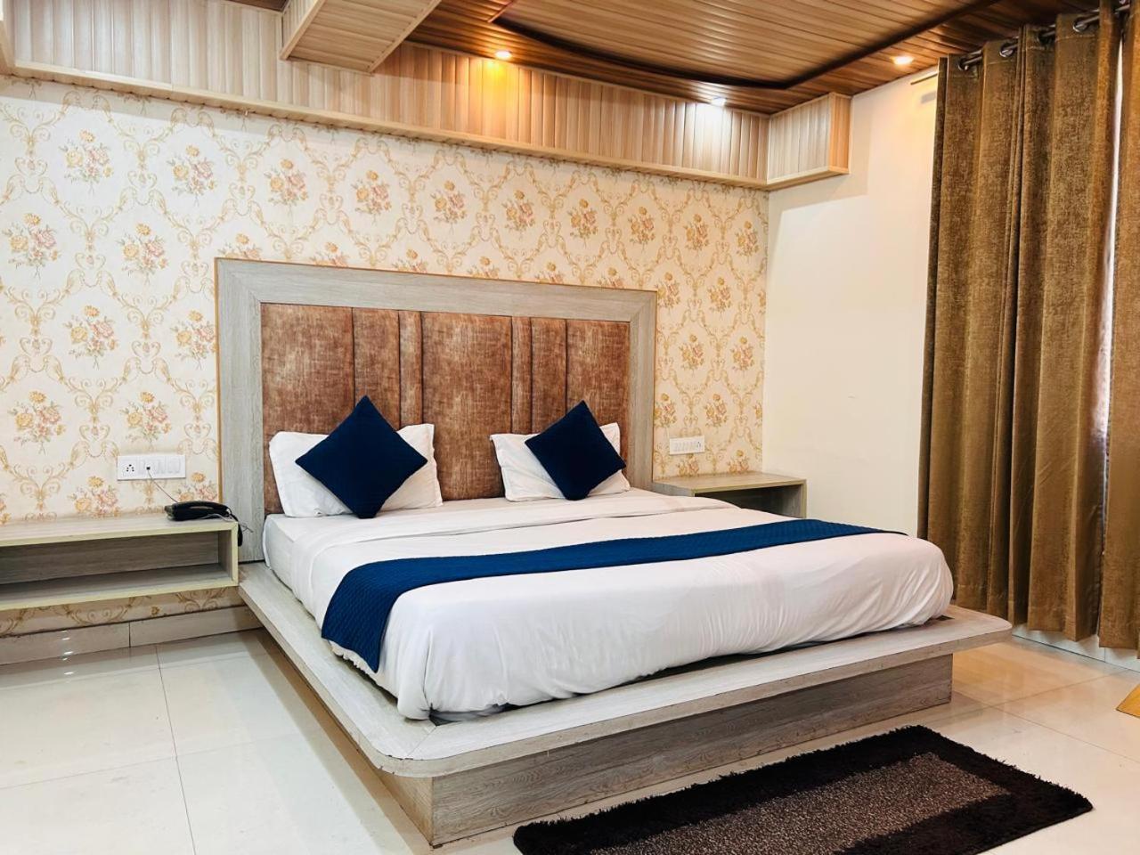 Yog Maya Regency B&B Shimla Eksteriør billede