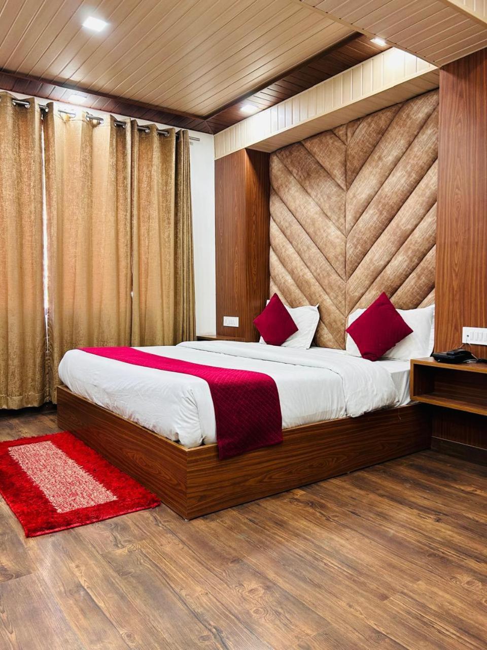Yog Maya Regency B&B Shimla Eksteriør billede