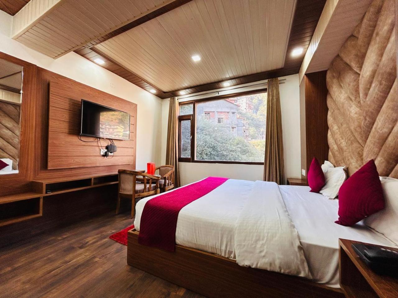 Yog Maya Regency B&B Shimla Eksteriør billede