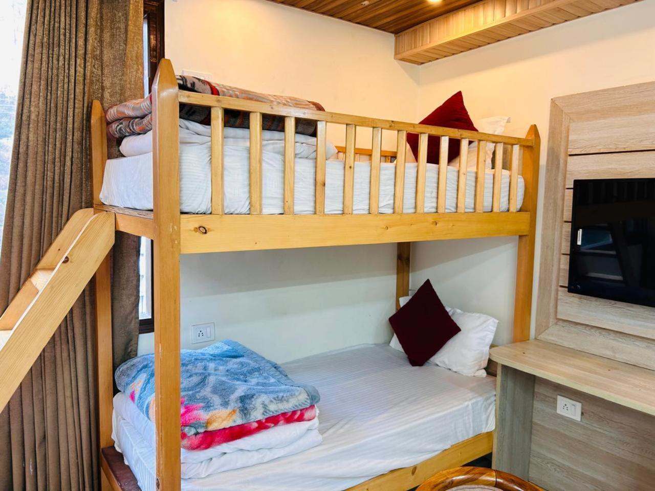 Yog Maya Regency B&B Shimla Eksteriør billede
