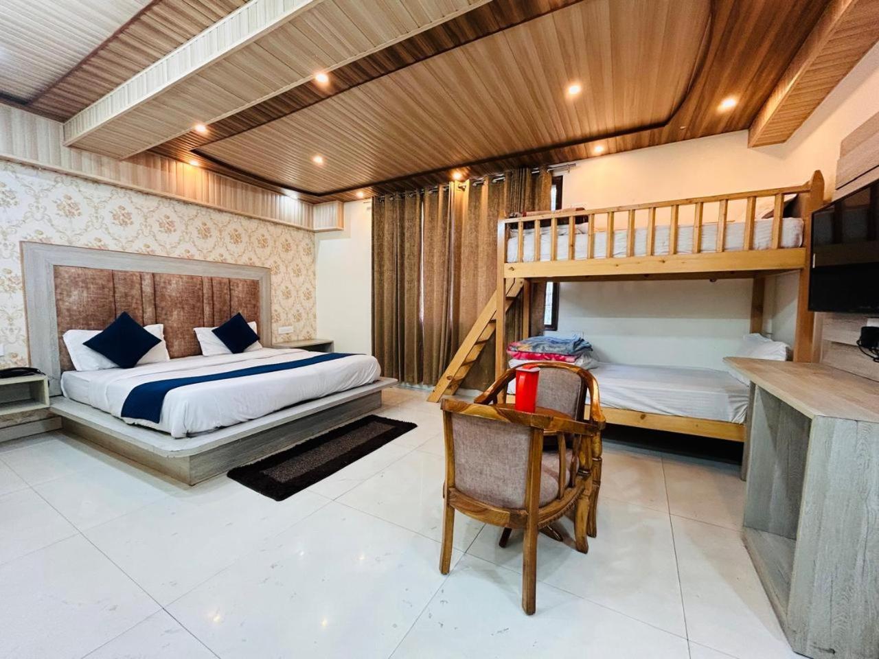 Yog Maya Regency B&B Shimla Eksteriør billede
