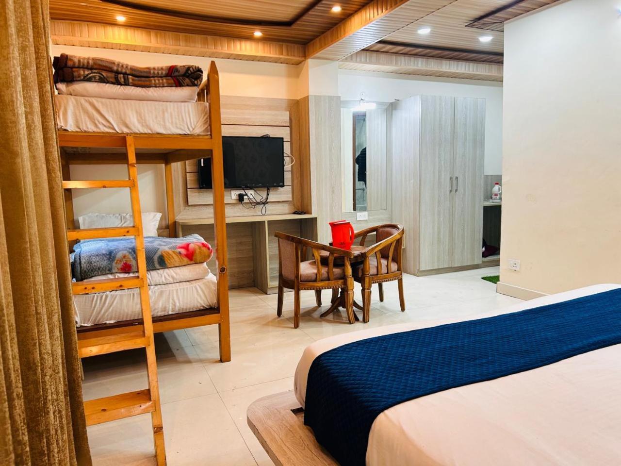 Yog Maya Regency B&B Shimla Eksteriør billede